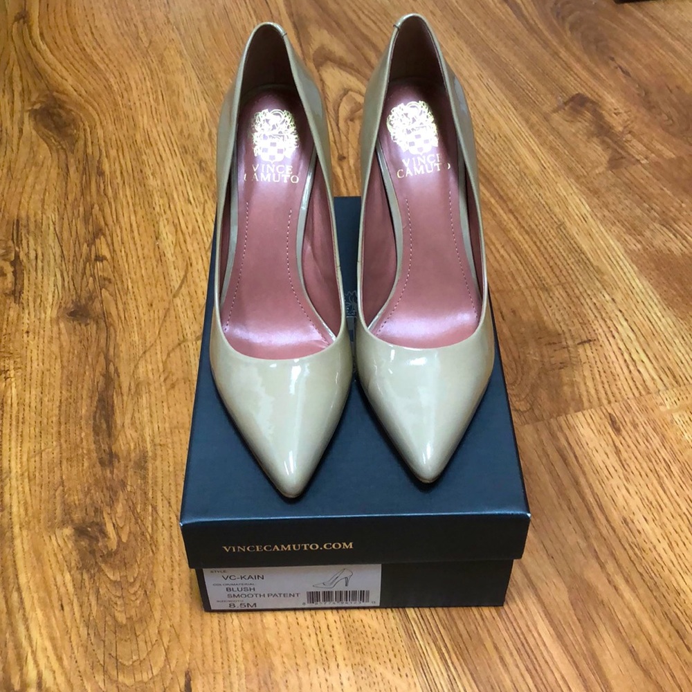Vince Camuto VC-Kain Blush Patent Heels 8.5M